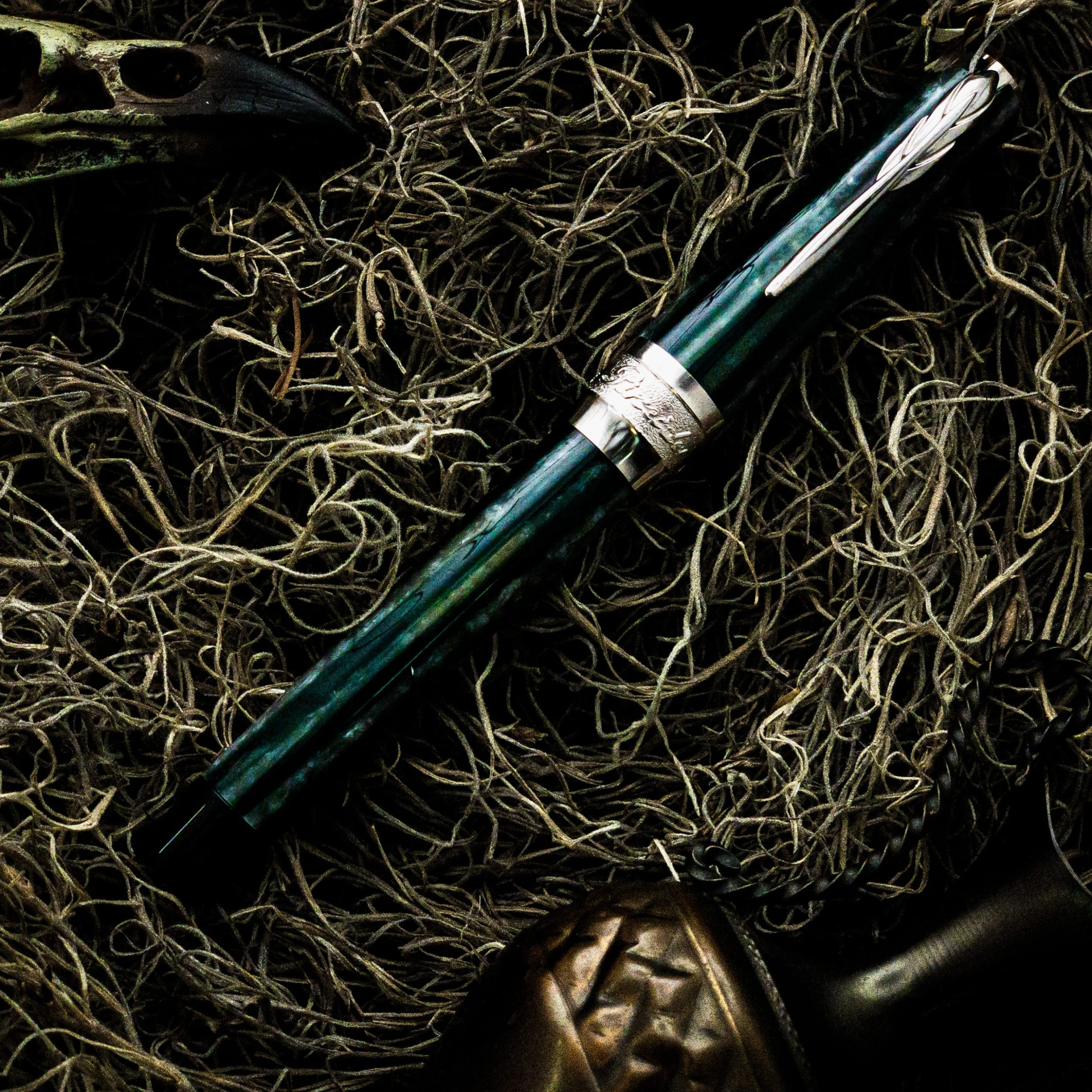 Pineider Arco Desert Beetle Rollerball Pen, Green & Black 4 Pineider Arco Desert Beetle Rollerball Pen, Green & Black - Image 2
