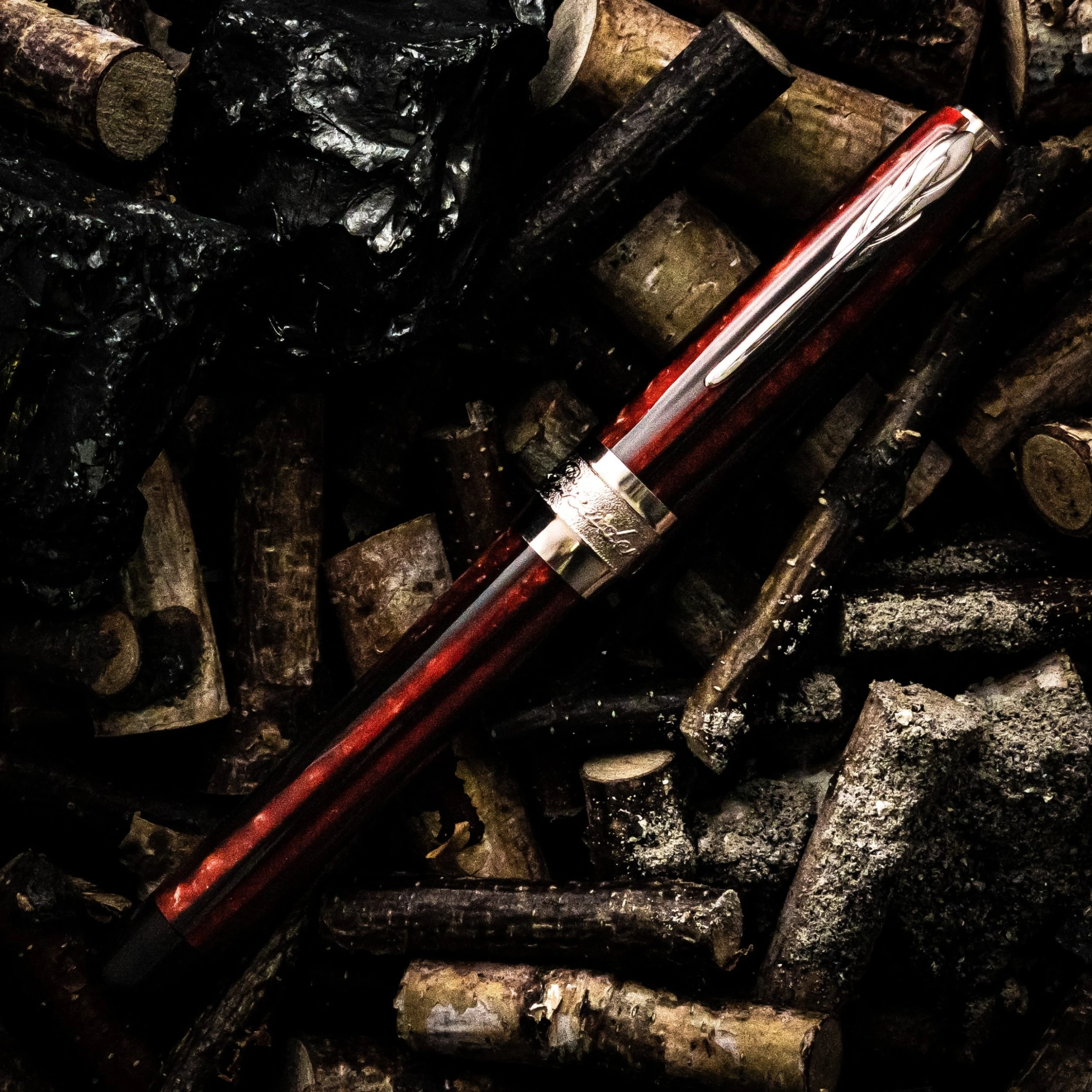 Pineider Arco Firefox Limited Edition Rollerball Pen 4 Pineider Arco Firefox Limited Edition Rollerball Pen - Image 2