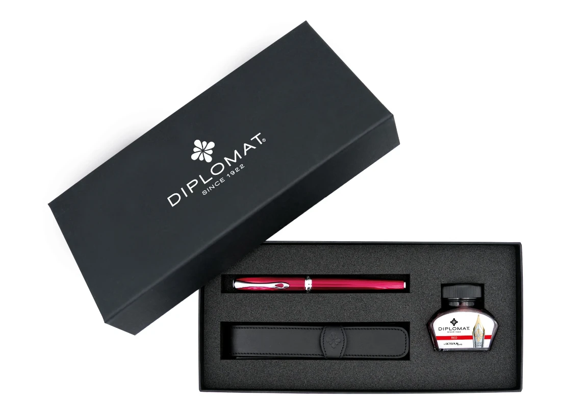 Diplomat Excellence A2 Fountain Pen Gift Set, Skyline Red 3 Diplomat Excellence A2 Fountain Pen Gift Set, Skyline Red